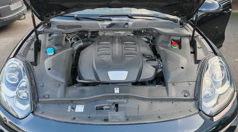 Porsche Cayenne 2 II (2) 3.0 V6 D 262 TIPTRONIC