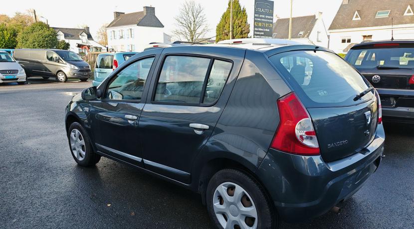 Dacia Sandero 1.2 16V 75 LAUREATE