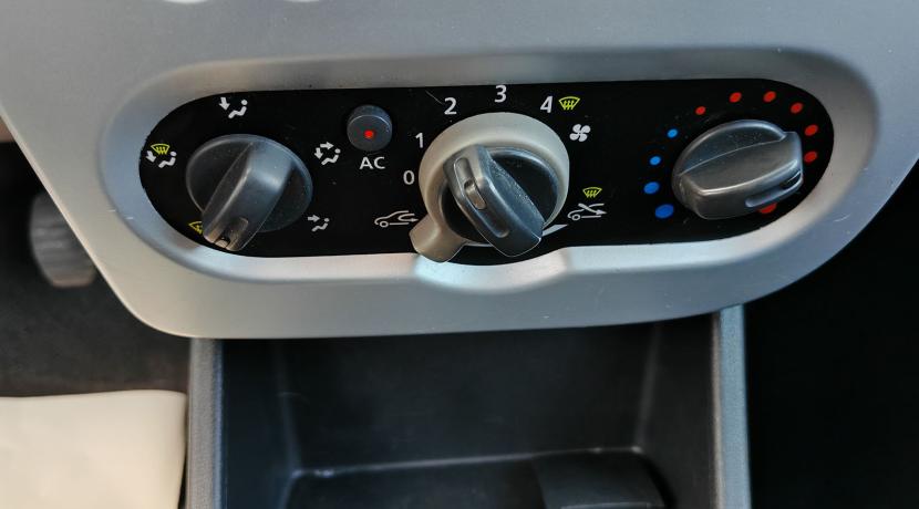 Dacia Sandero 1.2 16V 75 LAUREATE