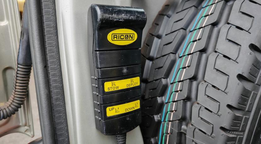 Renault Master 2 Combi II COMBI 2.5 DCI 120 GENERIQUE L2H2 TPMR